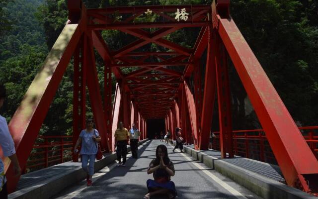 Happy Hualien Bed and Breakfast