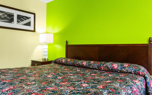 Budget Host Inn by Hotel O Portland near I-65