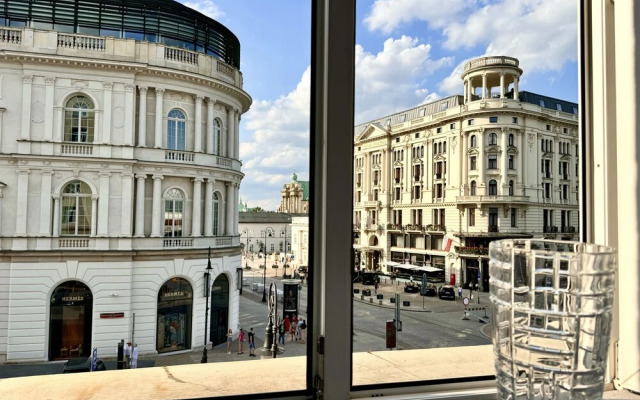 MONDRIAN Luxury Suites UNESCO Old Town