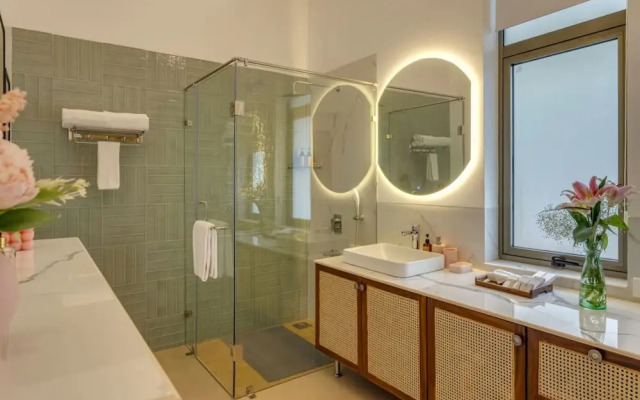 Casa Maxima - 4BR w Private Pool 1km to the Beach