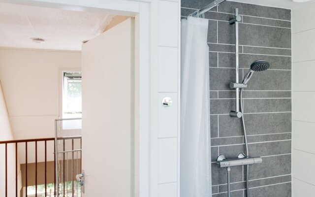 Charming Holiday Home in Burgh-Haamstede near Beach