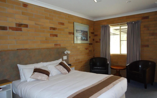 Copper Country Motor Inn & Restaurant