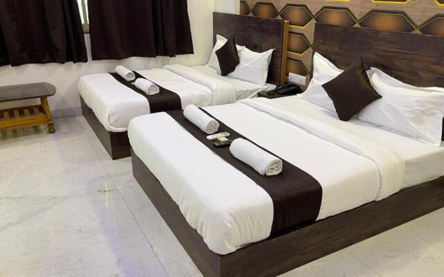 Hotel Plaza Rooms - Prabhadevi Dadar