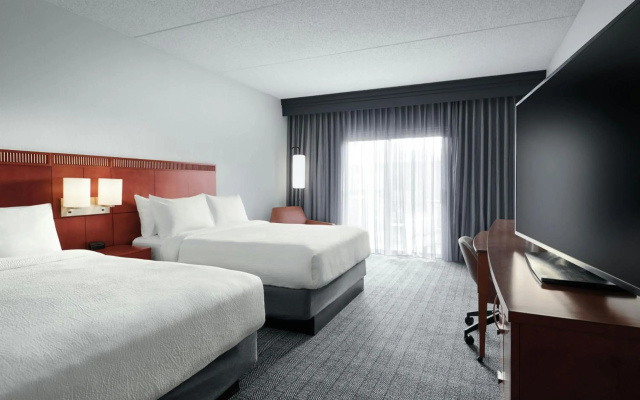 Courtyard by Marriott St Louis Westport Plaza