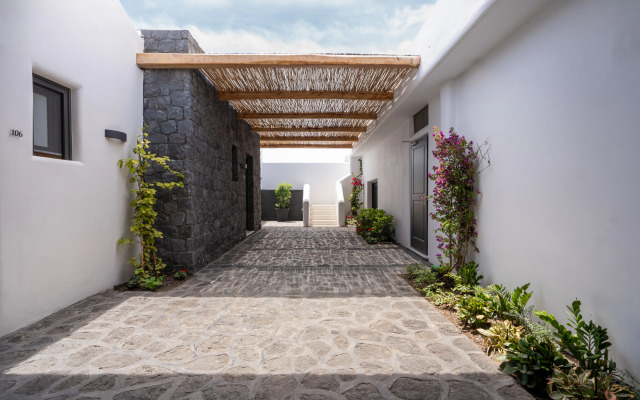 Nero Luxury Suites