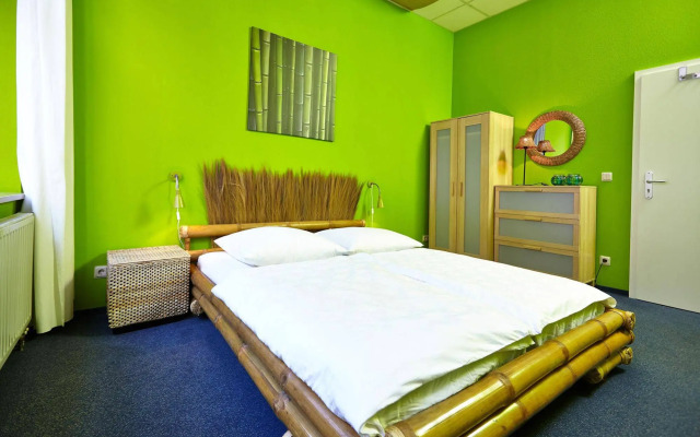 LaLeLu Hostel