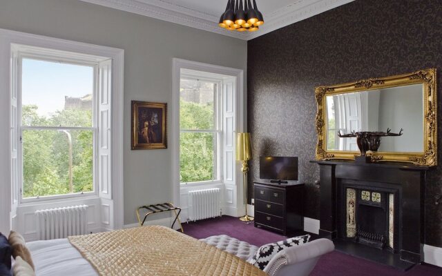 The Edinburgh Castle Suite