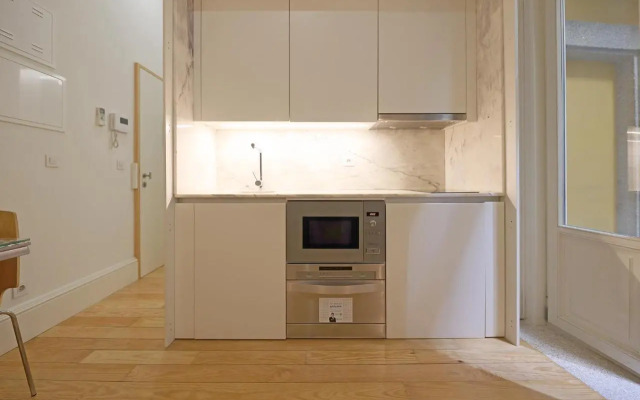 FLH Porto Traditional Studio with Terrace