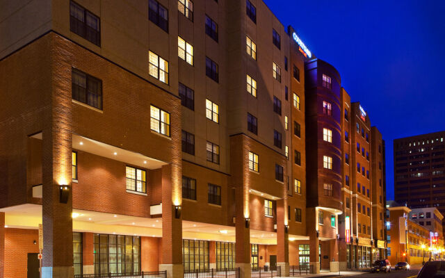 Courtyard Syracuse Downtown At Armory Square