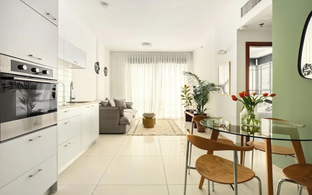 Shenkin Eclectic Blue Apt by Sea N' Rent