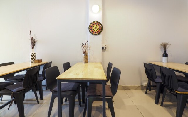 OYO 934 VR Meet Hostel