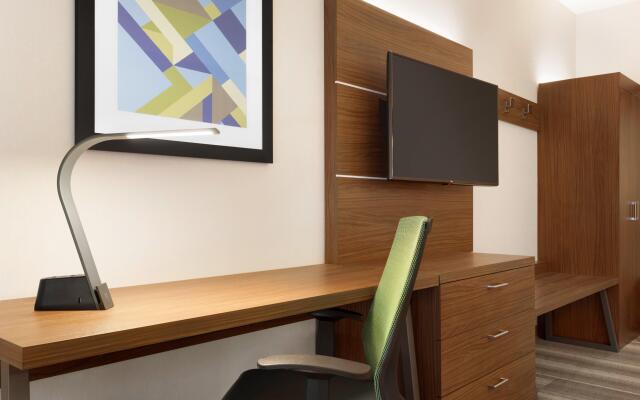 Holiday Inn Express & Suites-Cincinnati South - Wilder by IHG