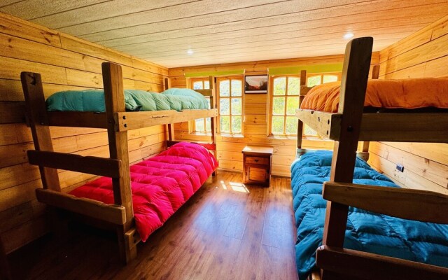 Cabañas entre montañas con tinajas calientes