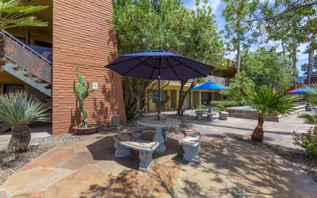 Best Western Royal Sun Inn & Suites