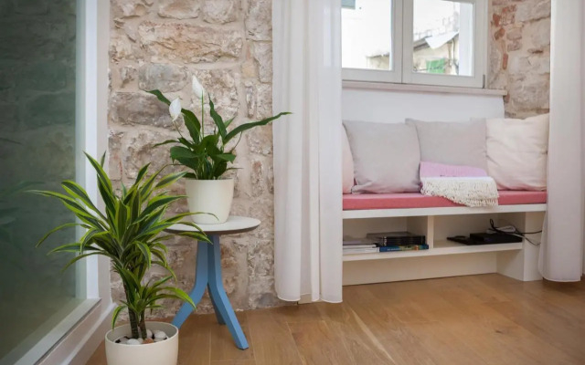 That place studio apartment