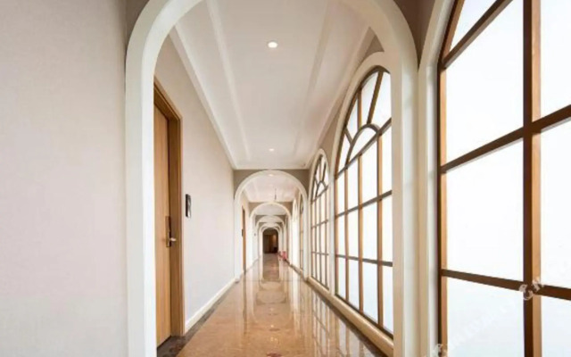 Yijia Lijing Hotel(怡家丽景酒店（遂宁中央商务区步行街店）)