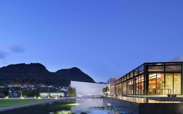 Elite Aqua Hot Spring Villa Hotel