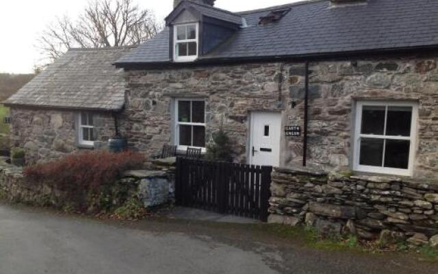 Garth Engan Private Self Contained B&B with Garden Area