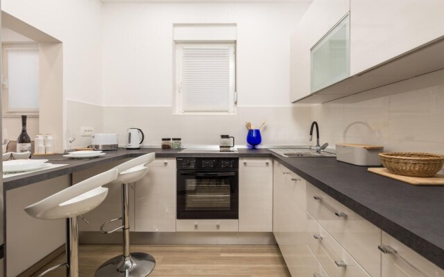 Nice Apartment in Lovran With Wifi and 1 Bedrooms
