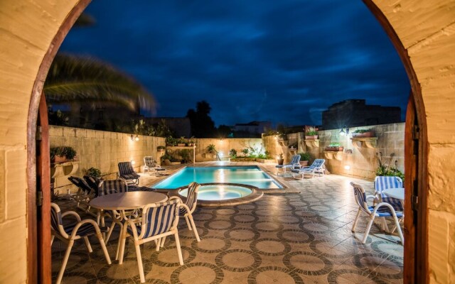 Ta' Karmni Farm Five Stars Holiday House