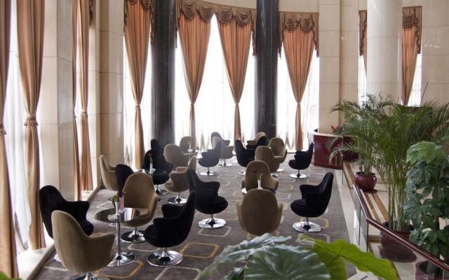 Hibernian Hotel