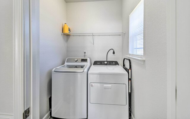 Buckroe Family Home: Walk to the Beach!