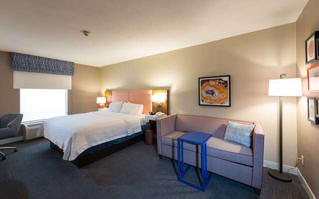 Hampton Inn & Suites Jamestown