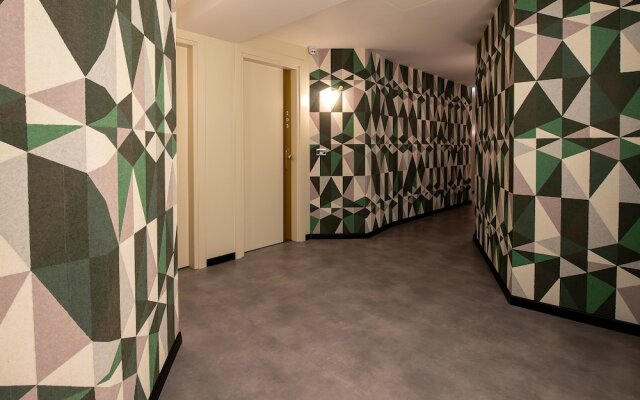 Sixty Hotel