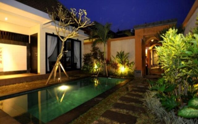 Tanjung Lima Villas