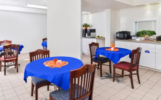 Americas Best Value Inn - Williamsburg/Lightfoot Area