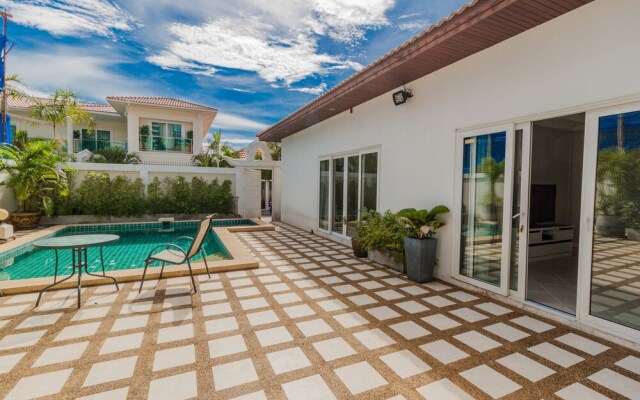 Majestic Pool Villa by Pattaya Sunny Rentals