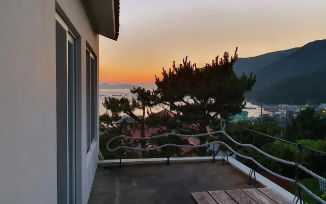 Geoje Badatga, Aesop Ajeossine jip