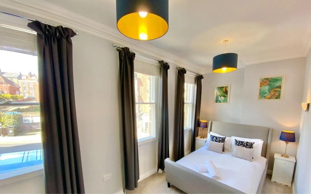 Scarborough Stays - Captain Bay Apartments