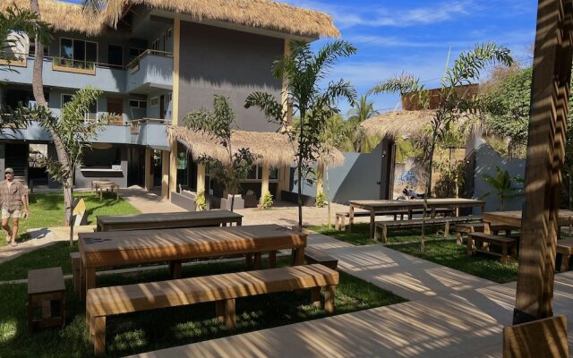 Straw Hat Surf Hostel