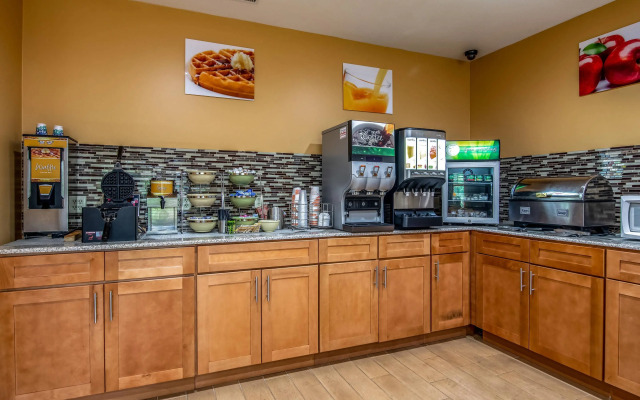 Quality Inn Tully I-81