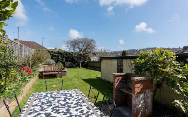 3 Bedroom House In Brighton With Garden