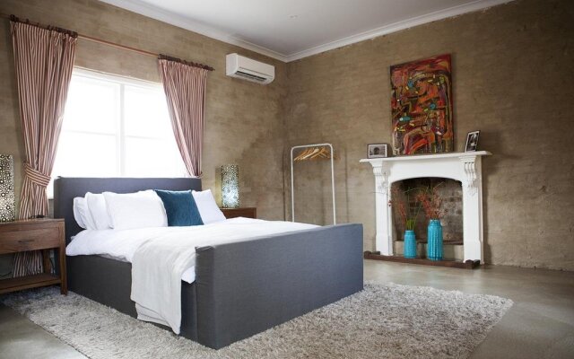 Ravenswood Homestead