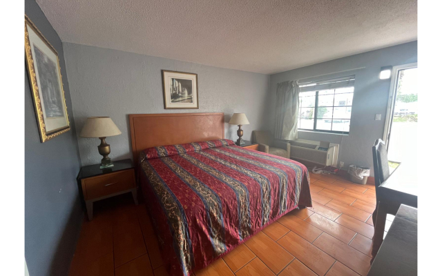 La Posada Inn By OYO Brownsville