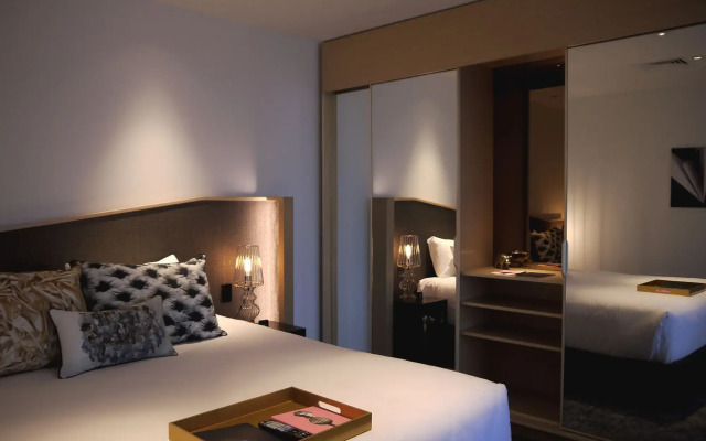 Museum Apartment Hotel, Independent Collection by EVT