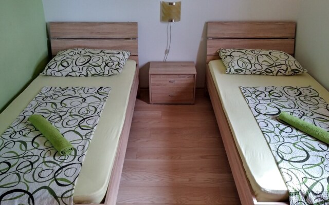 Cozy Apartment Nikky in the Center