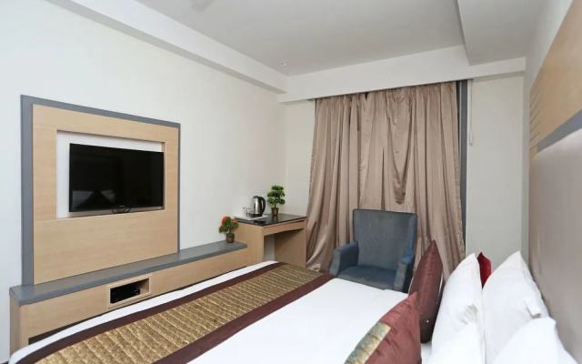 OYO 11325 Hotel Superb
