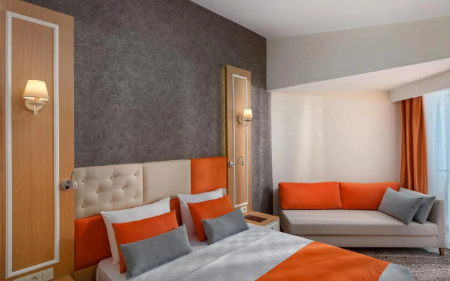 Golden Orange Hotel