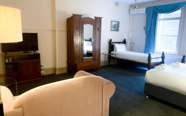 The Macquarie Hotel