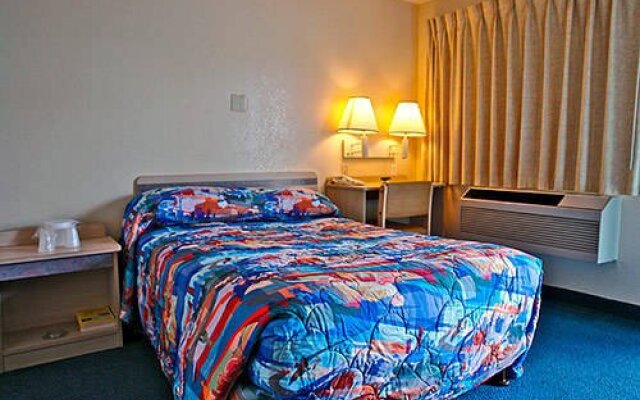 Motel 6 Tampa Downtown