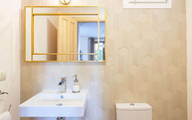 Stunning 4 Bedroom House In Albaicin. Alhacaba