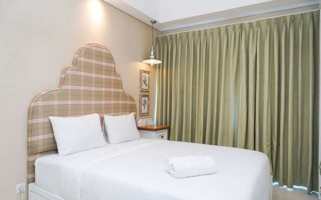 Comfy Studio at Puri Mansion Apartment by Travelio
