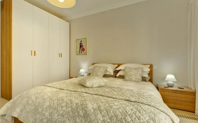 Luxury Apartment inc Pool & Views