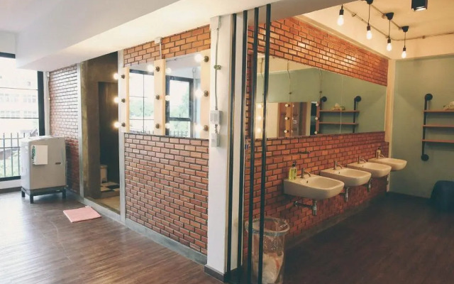 Koenji Guest House & Bar Chiang Mai