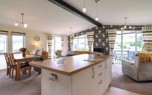 Owls Retreat, Lodge 11