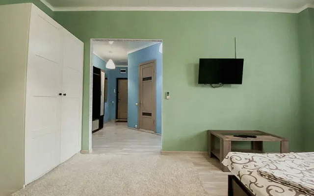 Apartments Green FOX on st. Latysheva, 3e/1